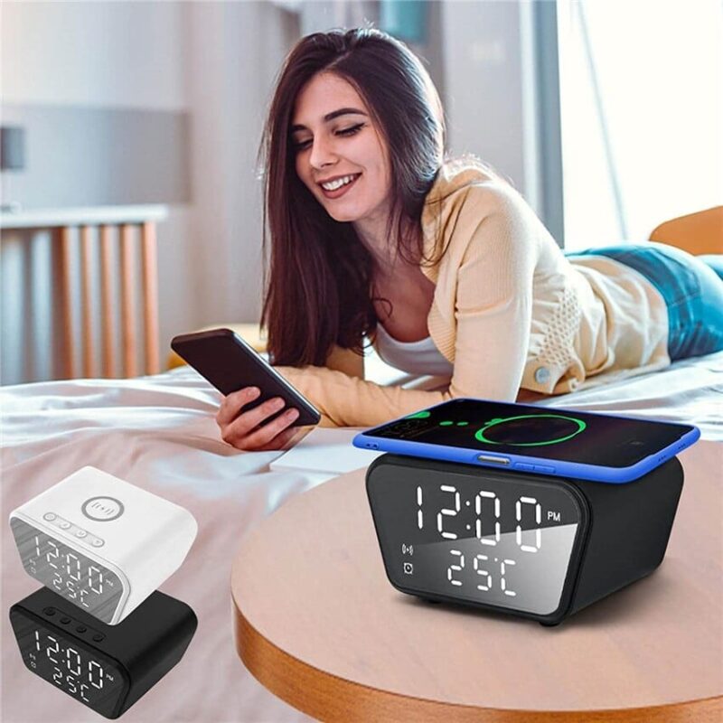 LED дигитален будилник и безжичен полнач - Image 2
