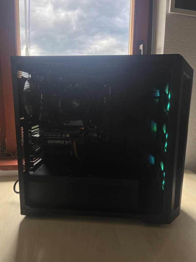Odlicen Gaming Kompjuter so RGB Tastatura - Image 4