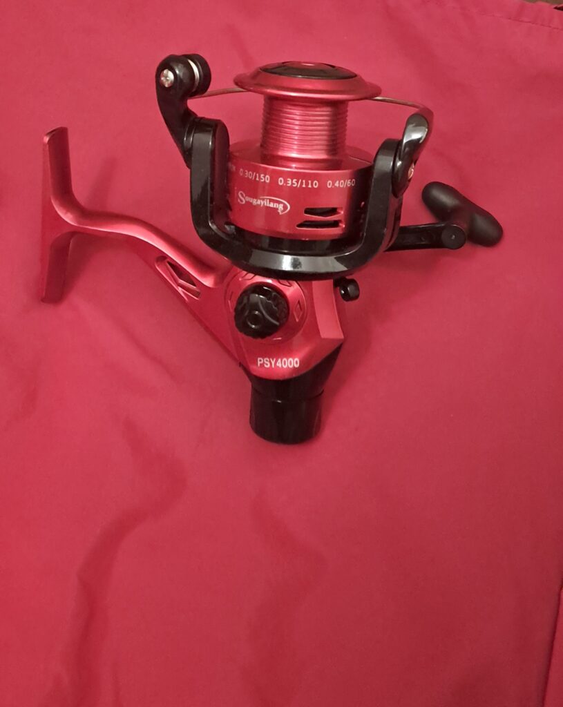 Se prodava Brend SOUGAYILANG PSY 4000 GEAR RATIO 5:2:1 4 BB SYSTEM Line Capacity : 8/160 ; 10/100 ; 12/65 0.30/150 ; 0.35/110 ; 0.40/60