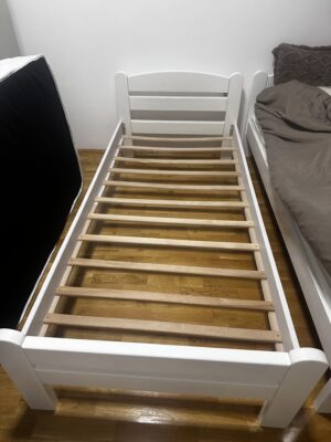 3 kreveti 90200  eden krevet e 6000 denari