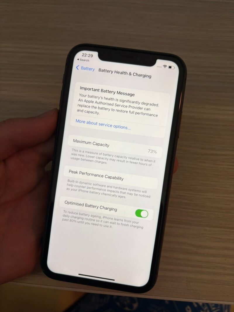 Iphone 11 125GB - Image 3