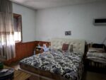 Се продава куќа во с. Чешиново – со голем двор/овоштарник - Image 6