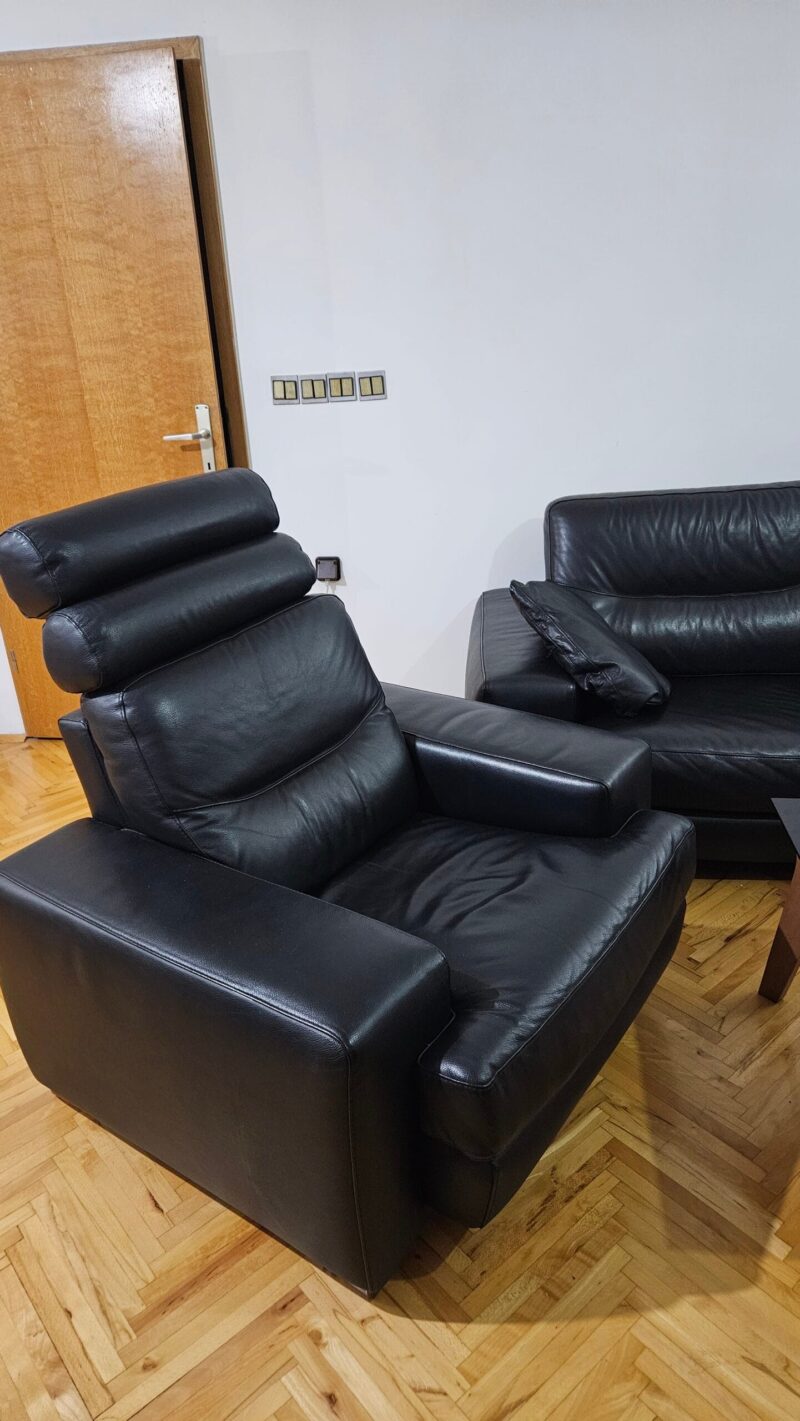 Се продава кожна гарнитура (комплет тросед, двосед и фотелја) - Image 6