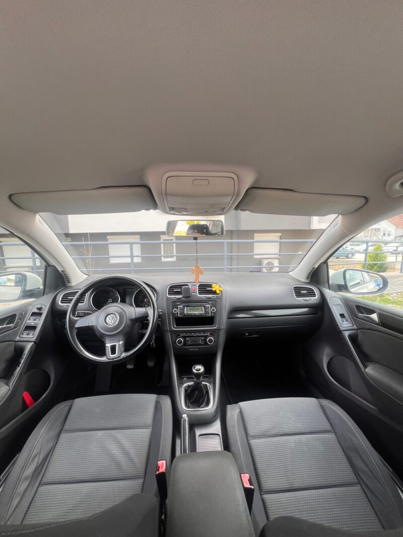 Volkswagen Golf 6 1.6 TDI 2010 Одлична состојба - Image 10