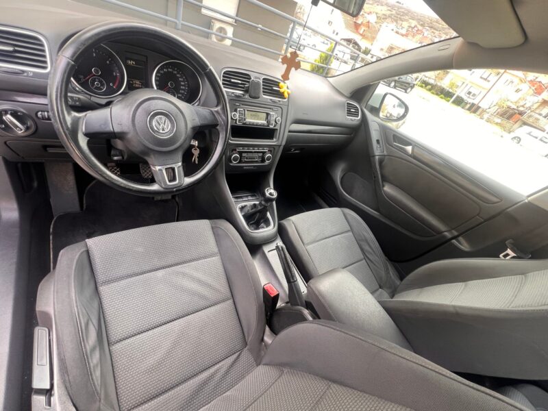 Volkswagen Golf 6 1.6 TDI 2010 Одлична состојба - Image 12
