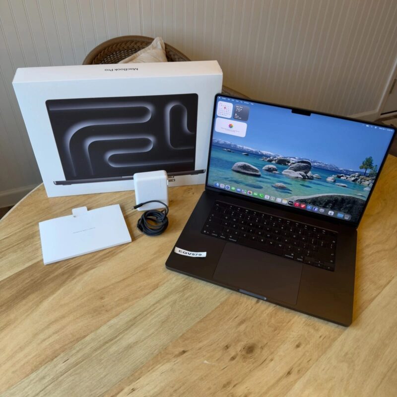 Apple MacBook Pro 16" M5 Max 18-јадрен процесор, 40-јадрен графички процесор, 48GB RAM, 2TB SSD - Отворена кутија - Image 2