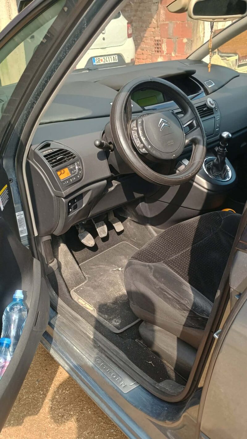 Citroen Grand C4 Picasso Exklusiv 2.0 HDI 16V 110KW/150HP - Image 5