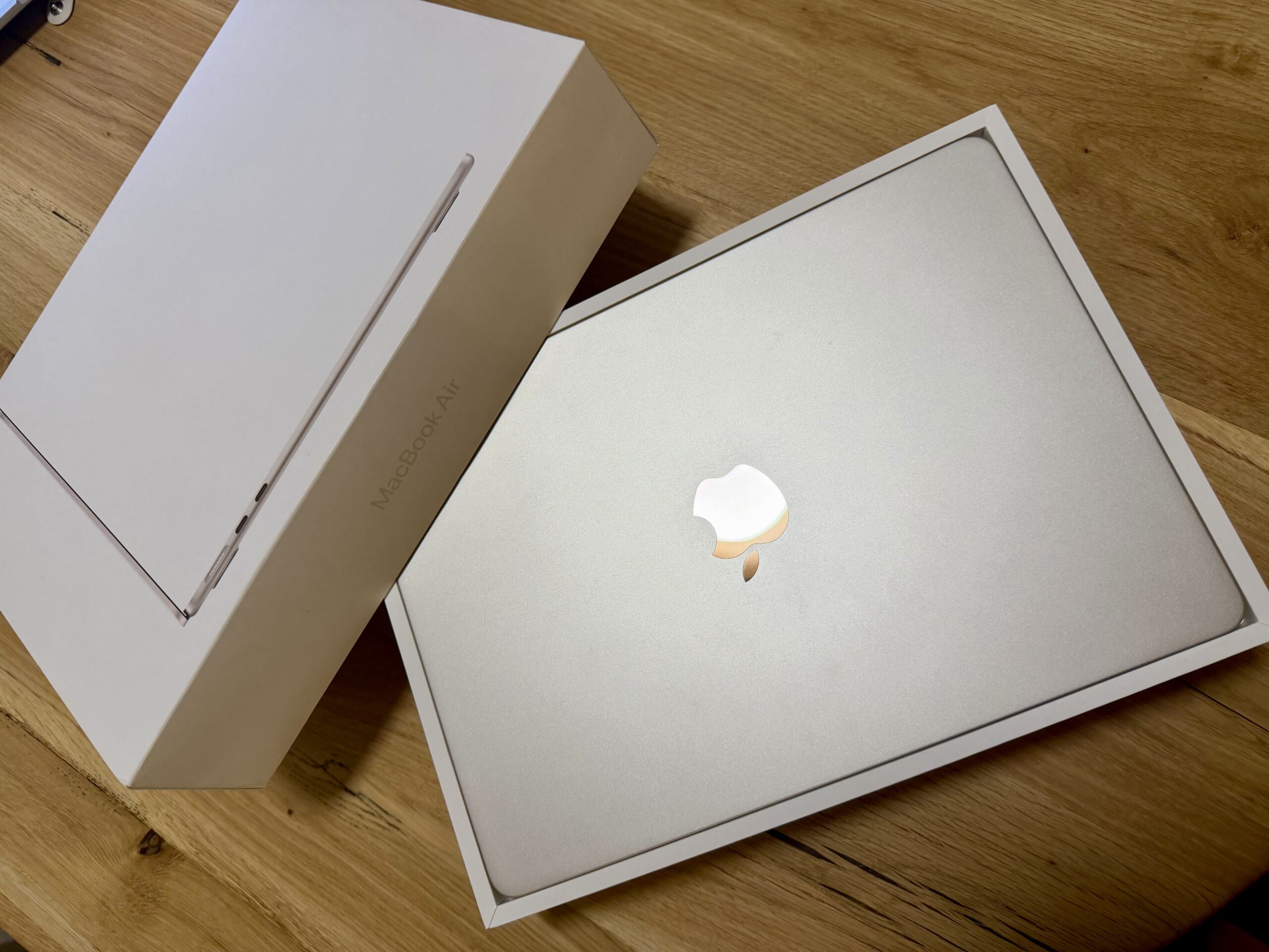 IMG_7980 Apple MacBook Air M2 2022 / 8GB / 256GB SSD / Battery 93% - Image 1